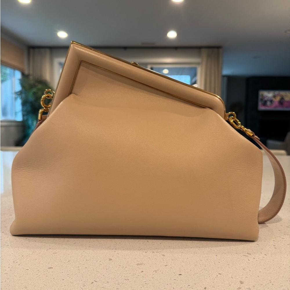 FENDI First Medium Shoulder bag - Picture 2 of 11